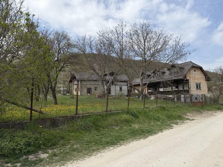 Se vinde casa spatioasa, formata din 2 corpuri + teren 1400 mp Moldovenesti, Cluj - 6