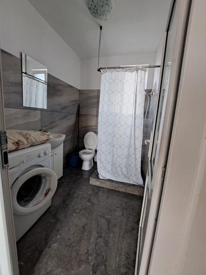 Garsonieră decomandată în Dobroești