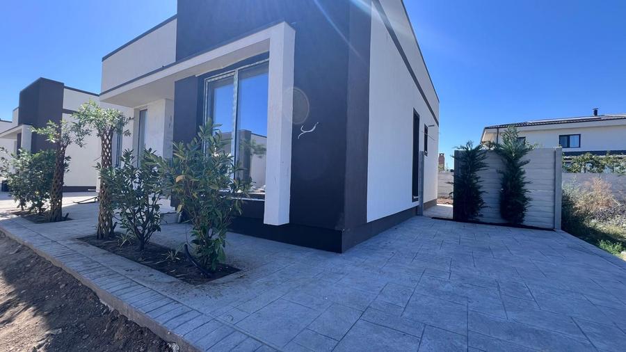 Duplex cu 3 camere cu Canalizare în Clinceni