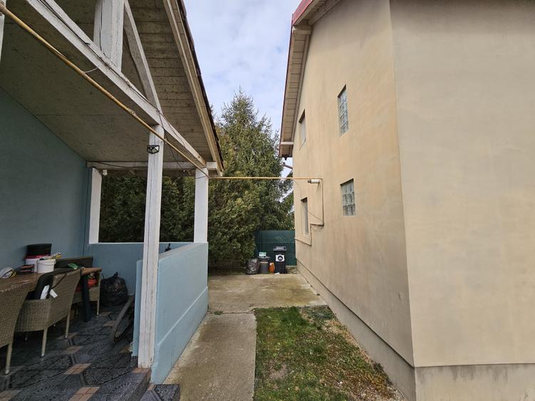 Două case individuale, P+M, construcții 2002/2007, în Giroc, comision 0% - 25