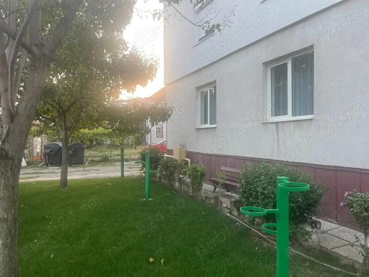 Inchiriez apartament cu trei camere,central - 2