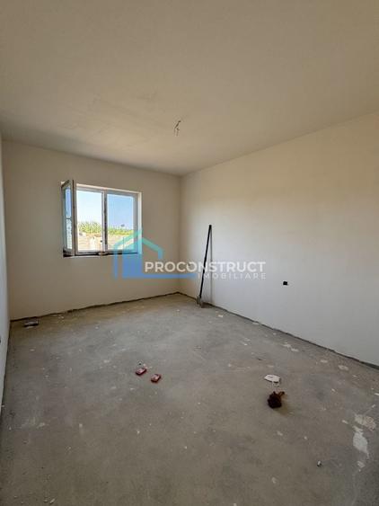 Duplex cu 4 camere cu Canalizare în Moșnița Veche