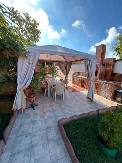 Casa cu garaj, zona Anda - Constanta