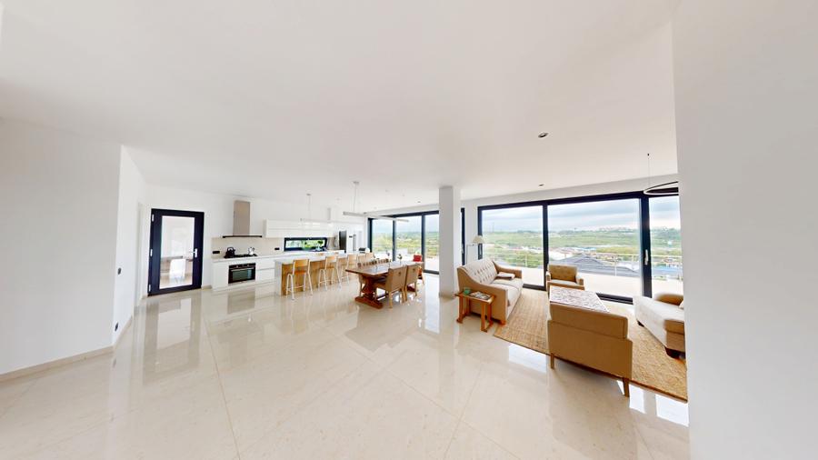 Spre vânzare o proprietate deosebită, casa 314 mp, zonă Hudum - 14