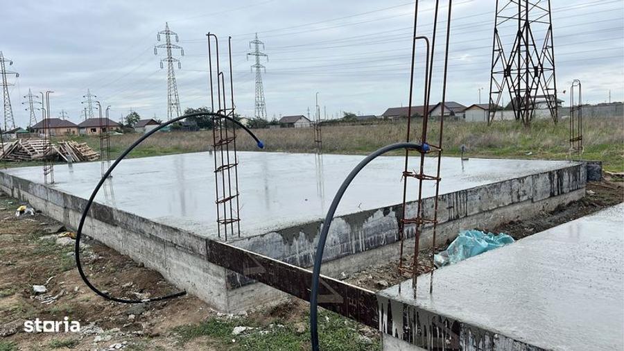 300 mp Teren extravilan cu fundatii - 2