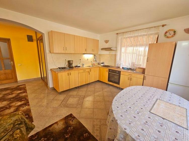 VILĂ ELEGANTĂ CU PRIVELIȘTE DEOSEBITĂ – VALENII DE MUNTE - 33