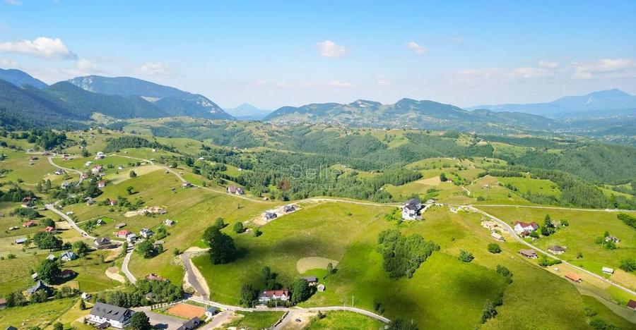 Teren intravilan - 12