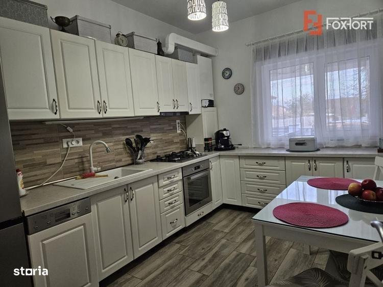 Casă cu 3 camere în Sânandrei