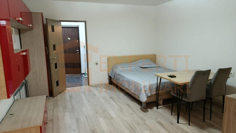 Garsoniera situata in zona FAR - 6