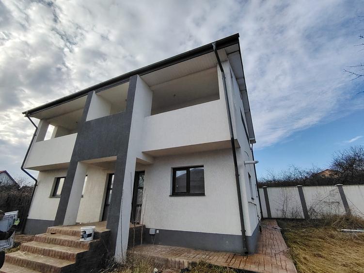 Casa cu 5 camere, doua bai Bucium,fara tva - 1