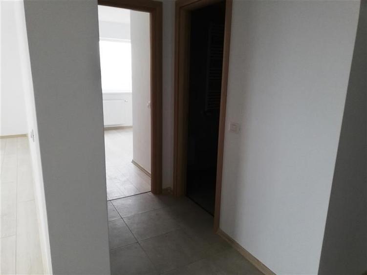 APARTAMENT 2 CAMERE, IN TRACTORUL, LA 500 M DE CORESI MALL - 3