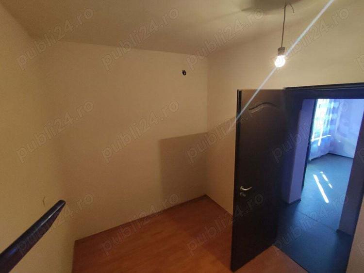 Vand sau schimb casa la curte comuna - 4