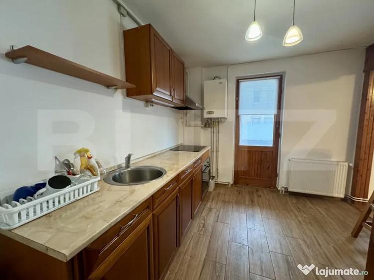Apartament cu 3 camere decomandat în Semicentral