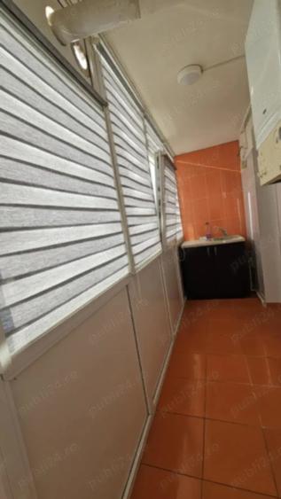 Apartament de vanzare - 3 camere - 2