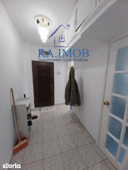 Apartament 2 camere, et 2/4, Aleea Ciucului - 49500 euro negociabil - 10