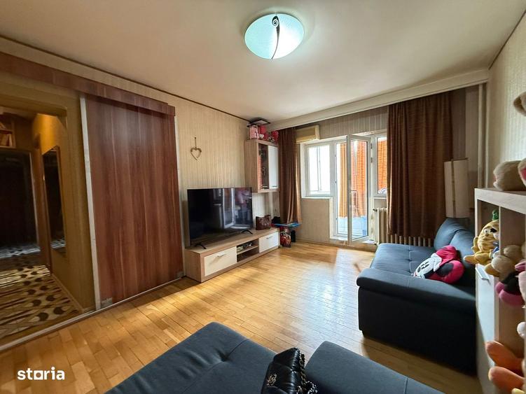 Sebastian BRD 3 Camere De Vanzare Mobilat Vedere Spate Oferta - 1