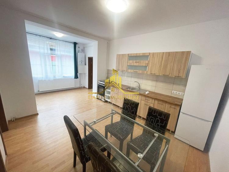Apartament cu 2 camere decomandat, mobilat în Central