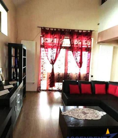 Eleganta casa,cu doua intrari,constructie noua,garaje,zona d