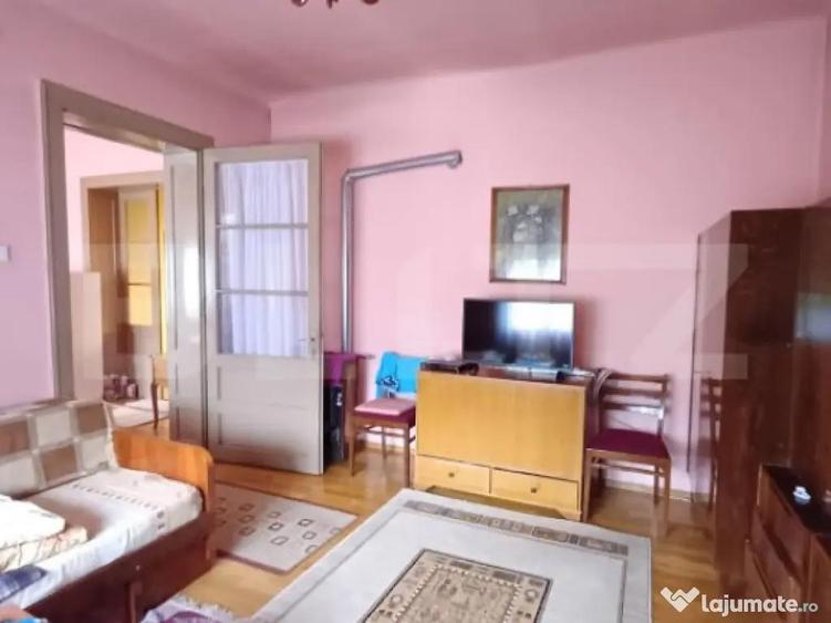 Casa renovabila cu 2 spatii comerciale, 416.6 mp, teren de 7 - 2