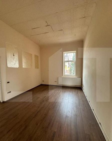 Spatiu comercial 120 mp, 4 parcari, zona strazii Paris - 7