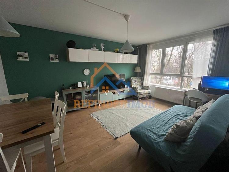 Apartament de vanzare cu 4 camere, zona Ozana - 1