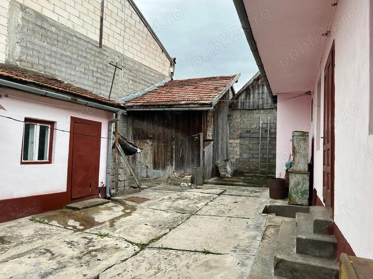 Casa de vanzare in centru Zarnesti - 1
