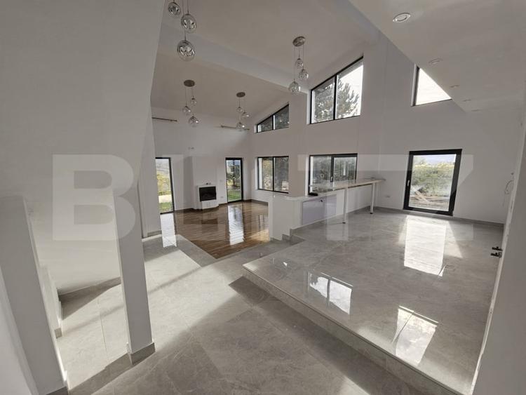 Vila superba, 4 camere, in zona Hlincea - 3