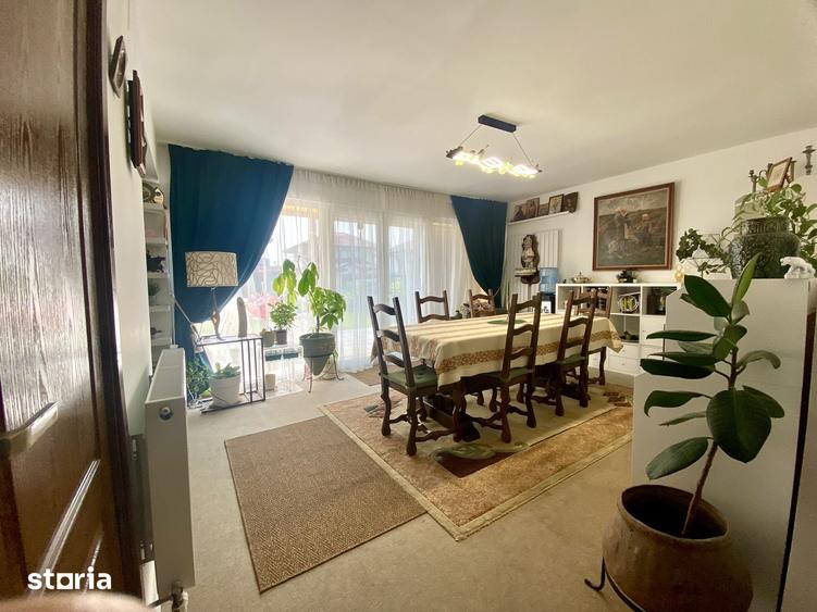 Casă cu 7 camere cu Teren 476 Mp în Corbeanca