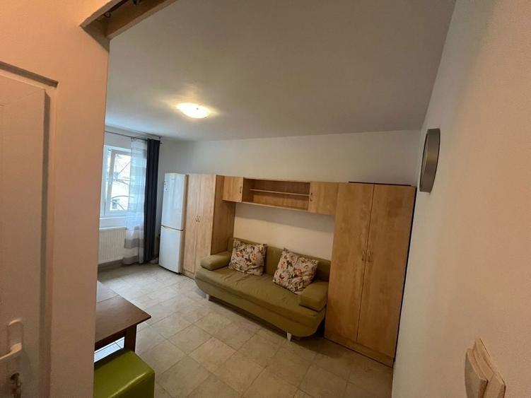 Inchiriez garsoniera zona centrala Piata Alba Iulia - 4