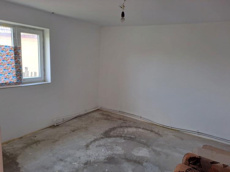 Casa de vanzare in satul Stejaru - 1