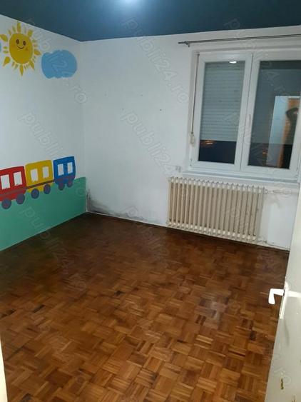 Vand apartament 2 camere Aleea Rogerius Oradea, bl E - 4