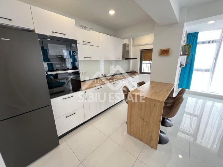 Apartament luminos,3 camere,82 mp,Doamna Stanca
