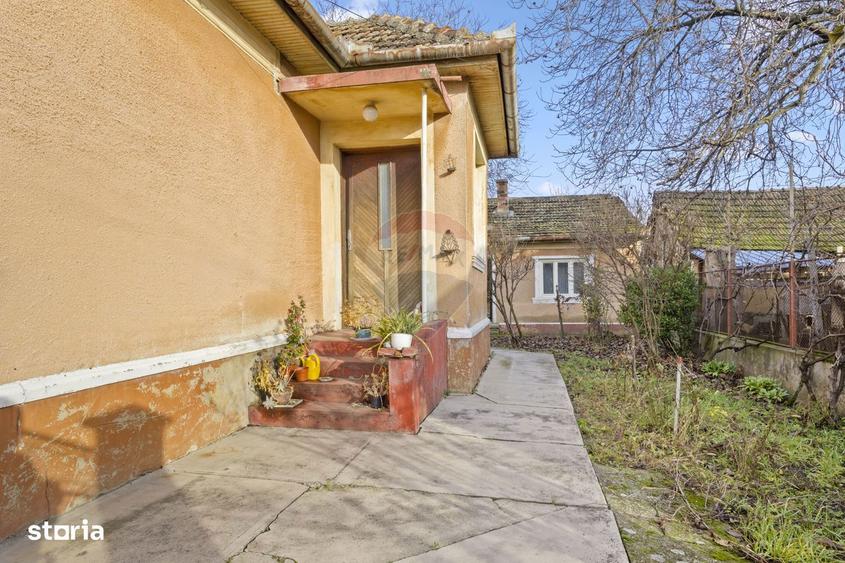 Casa de vanzare, pozitie excelenta, la intrare in Loc. Galsa - 5