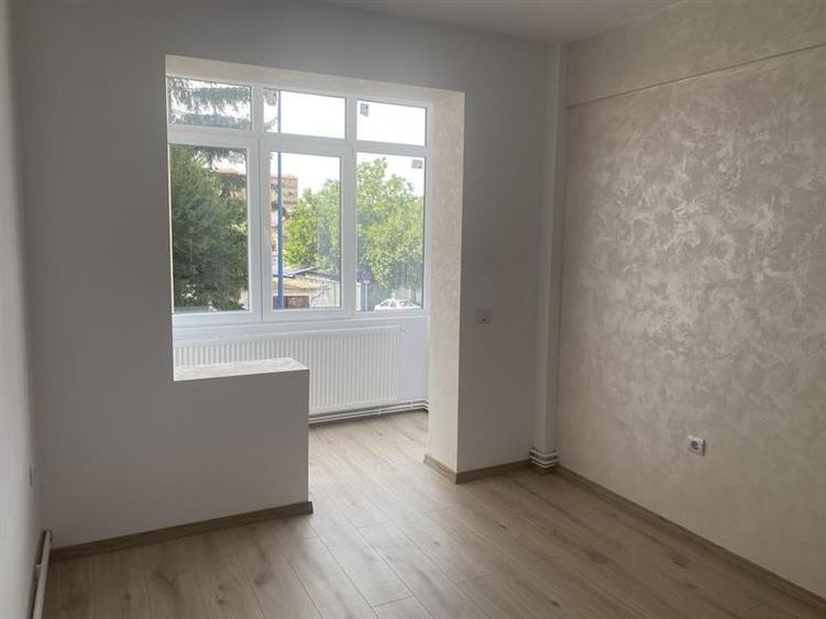 Apartament 4 camere, etaj 1, renovat, vedere in verde, Tractorul, Brasov - 5