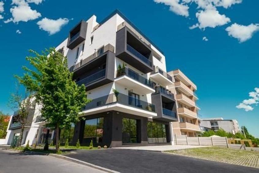 Apartament cu 3 camere decomandat, mobilat în Băneasa