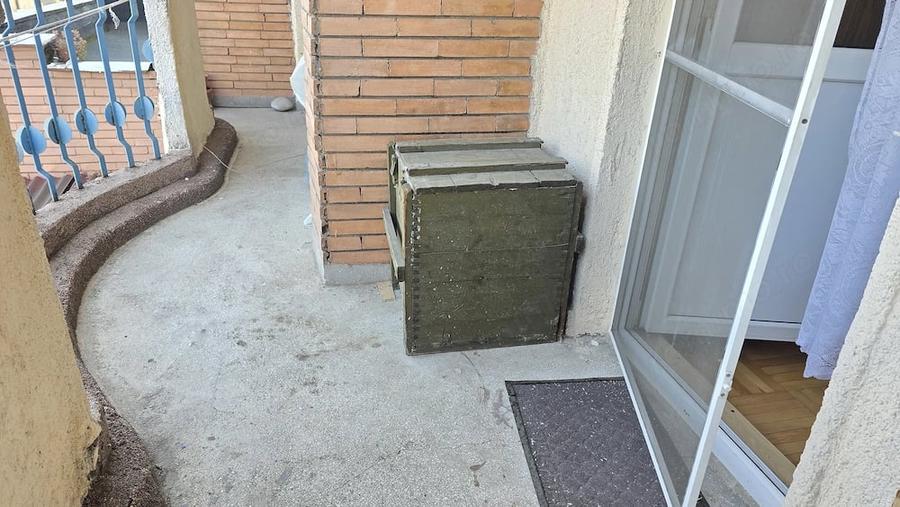 Apartament cu 4 camere semidecomandat în Decebal