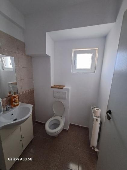 Poprietar inchiriez ap.1 cam decomandat utilat ,Complex-Lunei , centrala proprie - 3