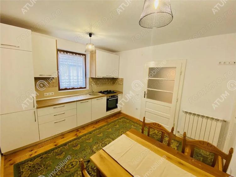 Casa renovata cu 2 camere si curte libera de 118 mp in zona Lazaret - 2