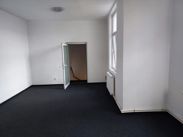 PARTICULAR TITULESCU-METROU BASARAB vila , IDEAL FIRMA,5 cam 1300 eur - 3