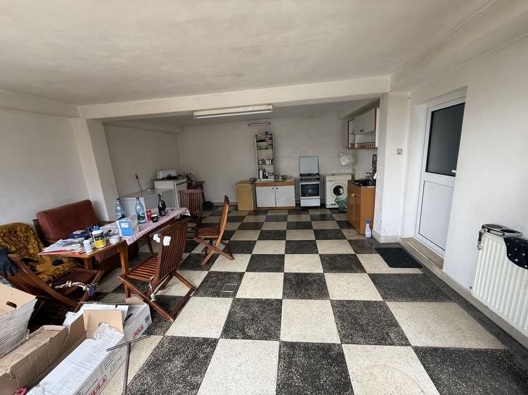 Casă/vilă P+1 cu terasă 210 mp + anexă 80 mp și teren 470 mp - 18