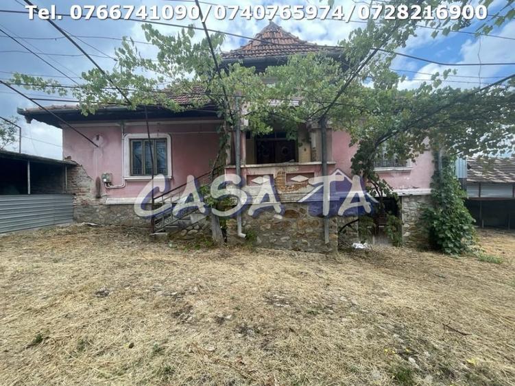Casa 3 Camere + Teren aferent (5385mp) si Anexe, Balcesti - 1