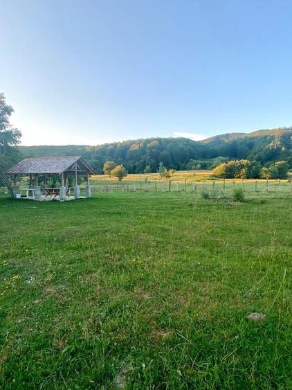 Teren superb Rasnov cu priveliste si rau - 5