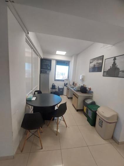 Centru - Bd. Mamaia , spatiu IDEAL BIROURI in cladire reprezentativa , 240 mp. - 10