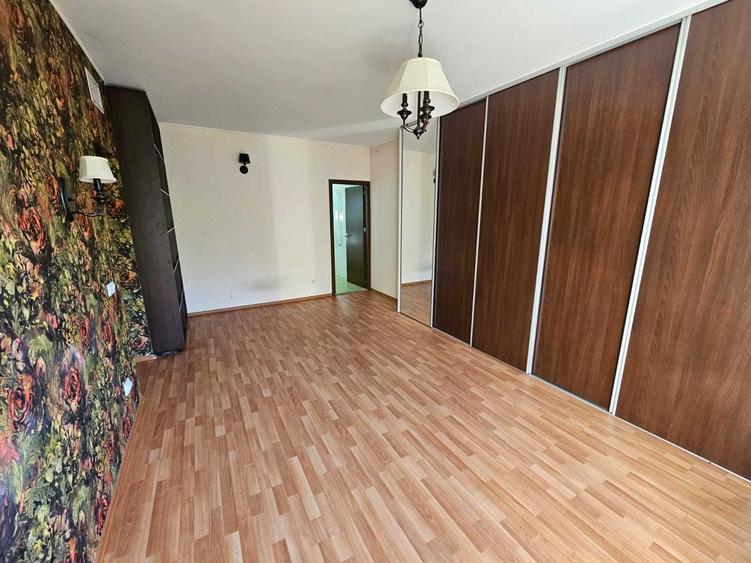 Casa cu suflet 5 camere, Ghencea - Latin, Curte 200mp. Parcare - 2