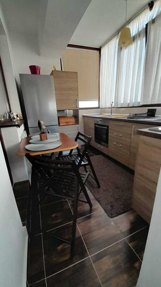 Apartament cu 3 camere decomandat în Rahova