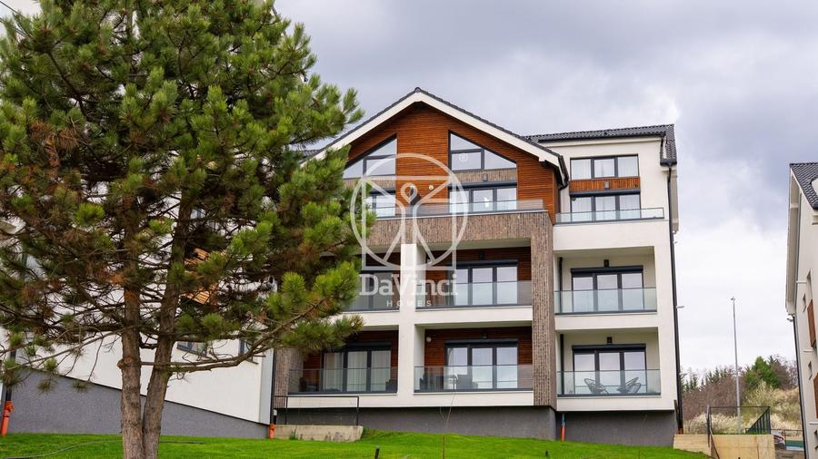 Apartament cu 4 camere semidecomandat în Exterior Vest