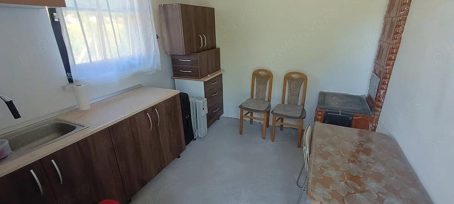Casă cu 2 camere cu Teren 1030 Mp în Budeasa