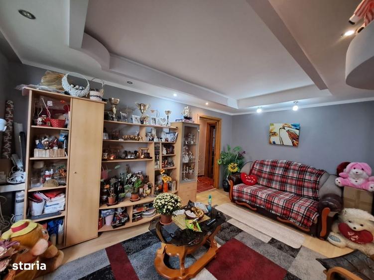 Apartament cu 4 camere în Tecuci