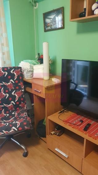 Apartament cu 3 camere decomandat în Costin Georgian