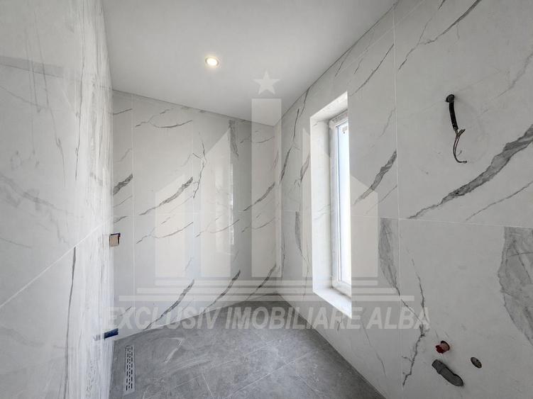 Apartament cu 2 camere semidecomandat, mobilat în Lipoveni
